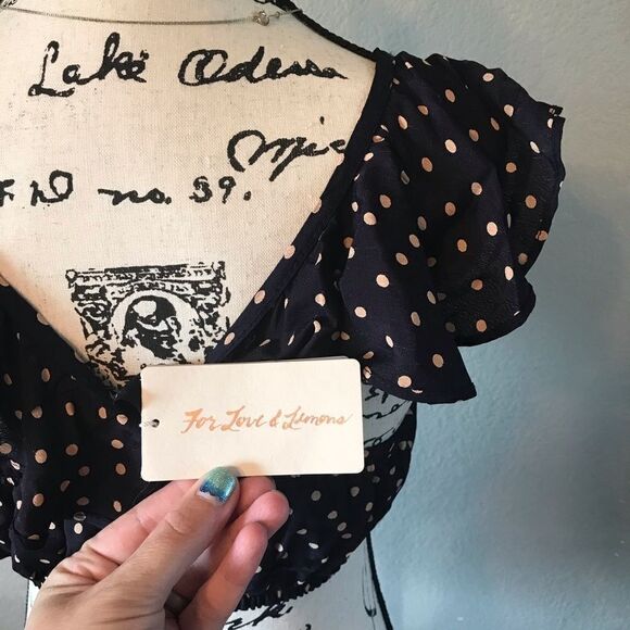 NWT For love N lemons crop top off shoulder dotted - Picture 3 of 8